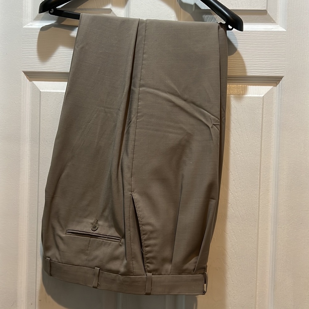 Suit - Picture 7 of 9